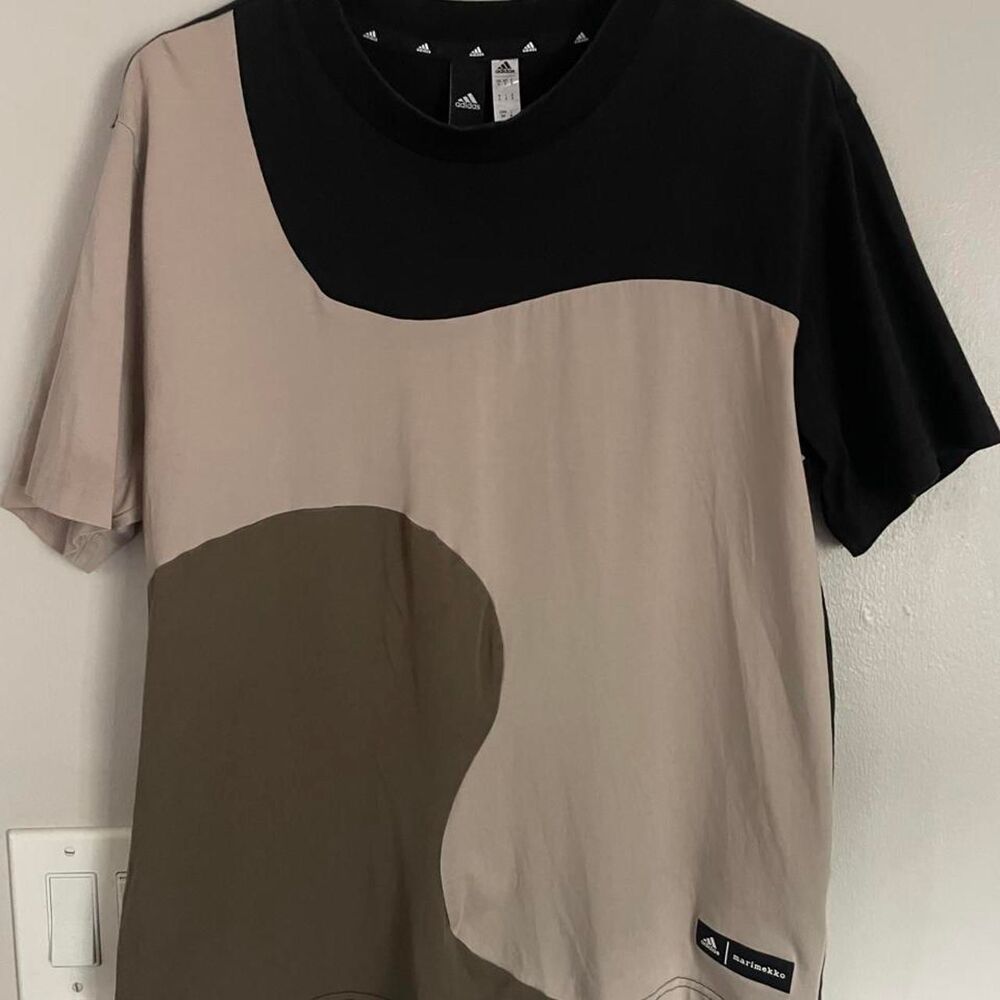 Adidas x Marimekko black and tan t-shirt Men's Sz S